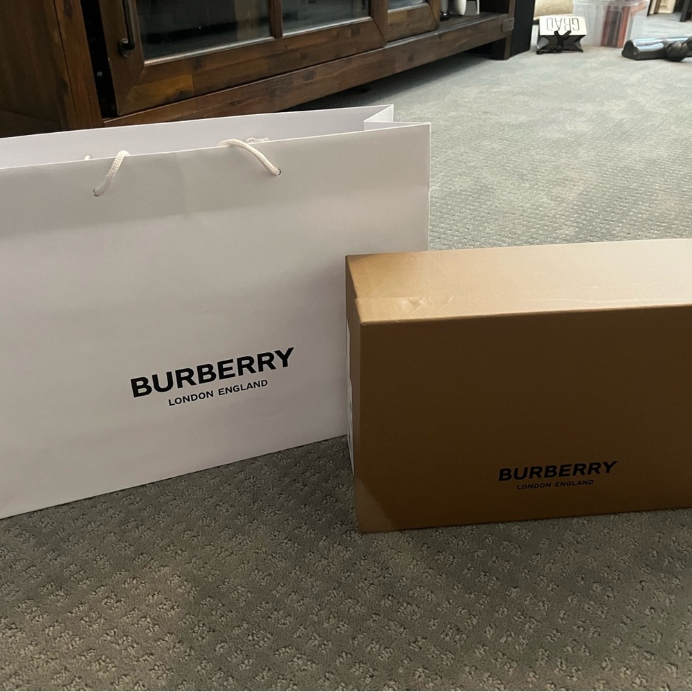 Burberry White Gift Bag with shoe box